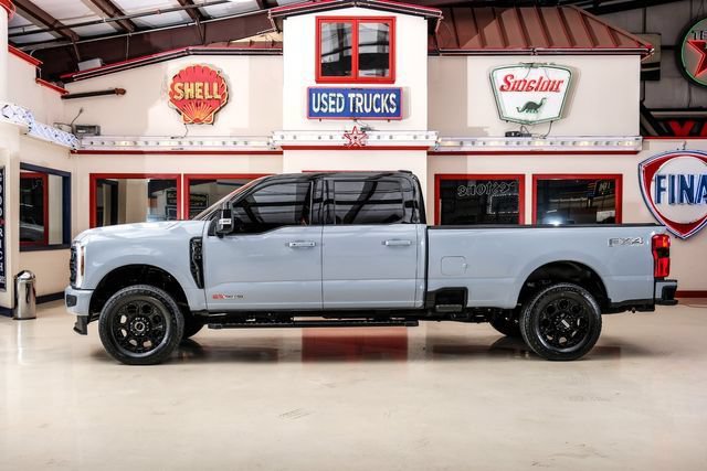 Used 2025 Ford F350 Lariat w/ Black Appearance Package AWD/4WD image 10