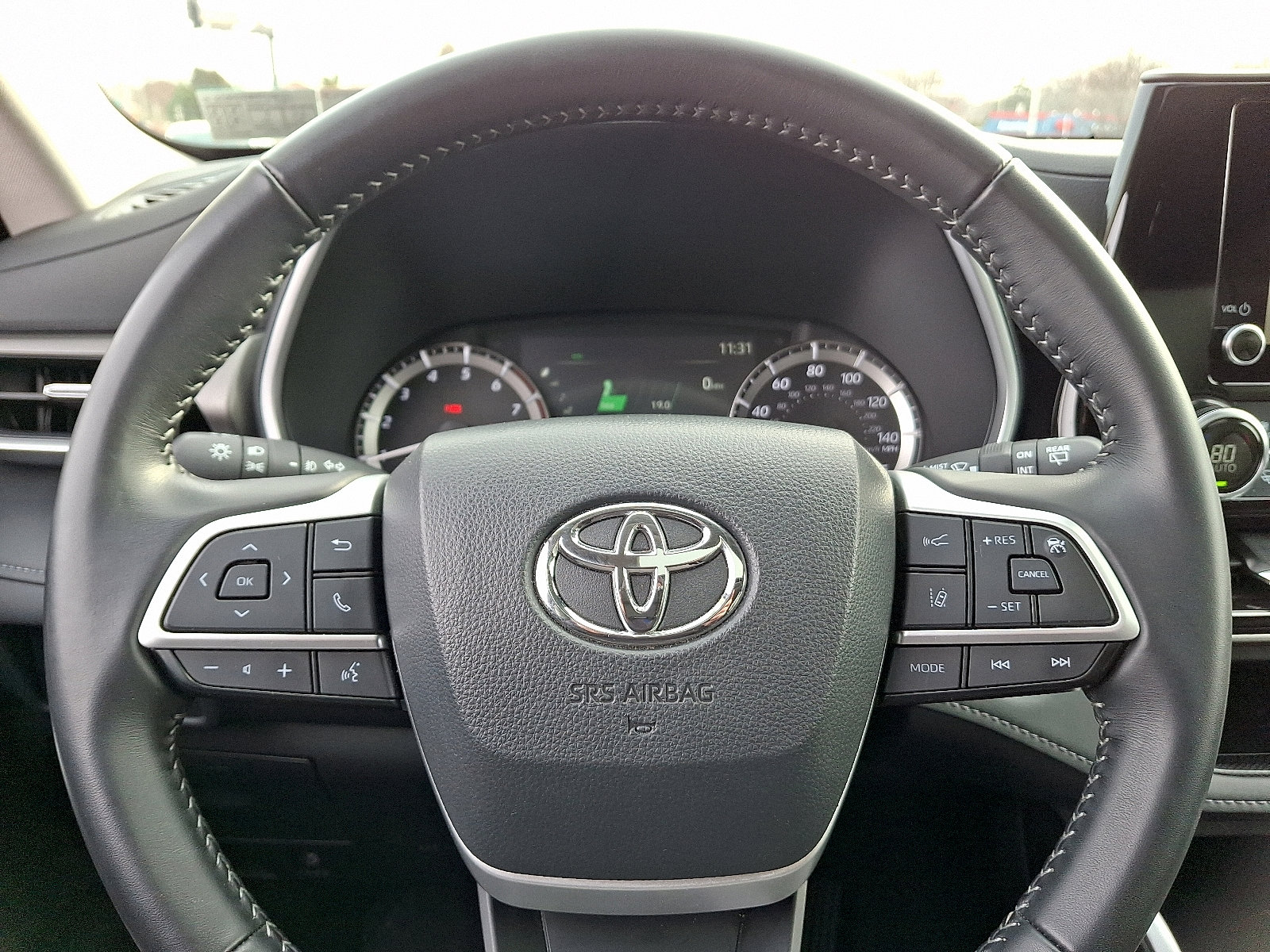 Certified 2025 Toyota Highlander XLE image 20