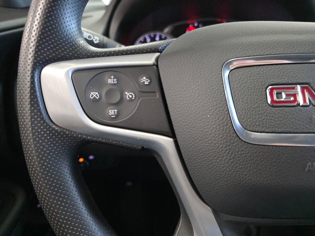 Used 2023 GMC Terrain SLE w/ Driver Convenience Package image 14