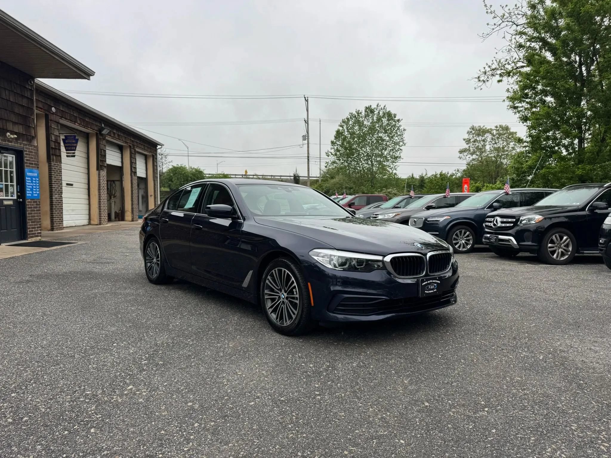 Used 2019 BMW 530i xDrive w/ Convenience Package AWD/4WD image 3