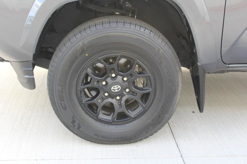 Used 2022 Toyota Tacoma SR5 image 40