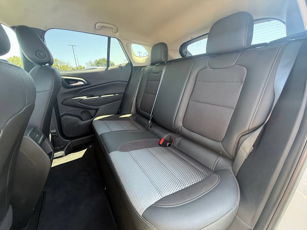 Used 2024 Chevrolet Trax LT w/ Driver Confidence Package FWD image 24