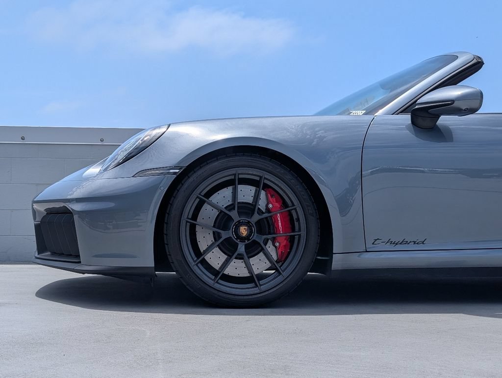 Certified 2026 Porsche 911 Carrera 4 GTS AWD/4WD image 9