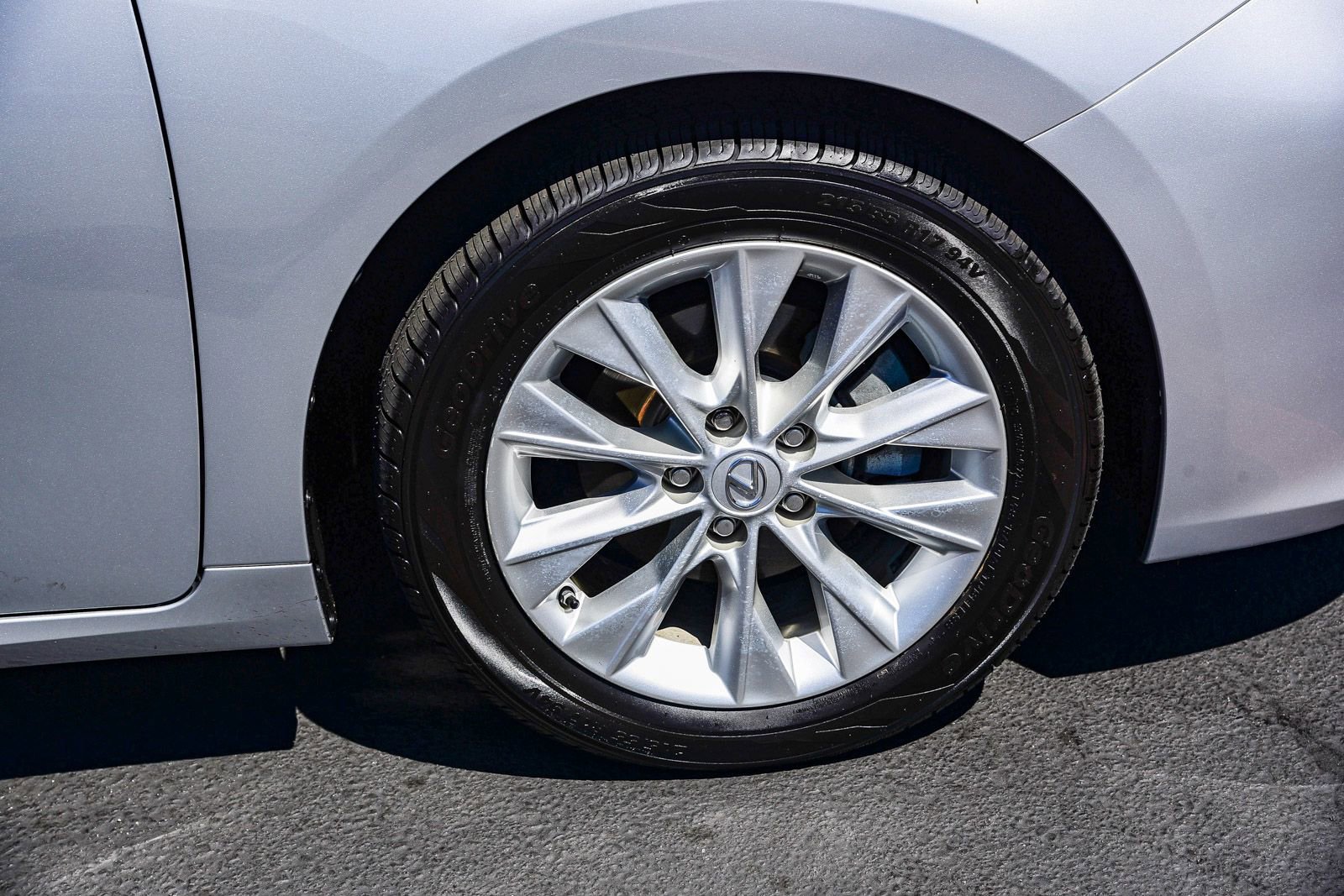 Used 2014 Lexus ES 300h w/ Luxury Package w/Bamboo Trim image 11