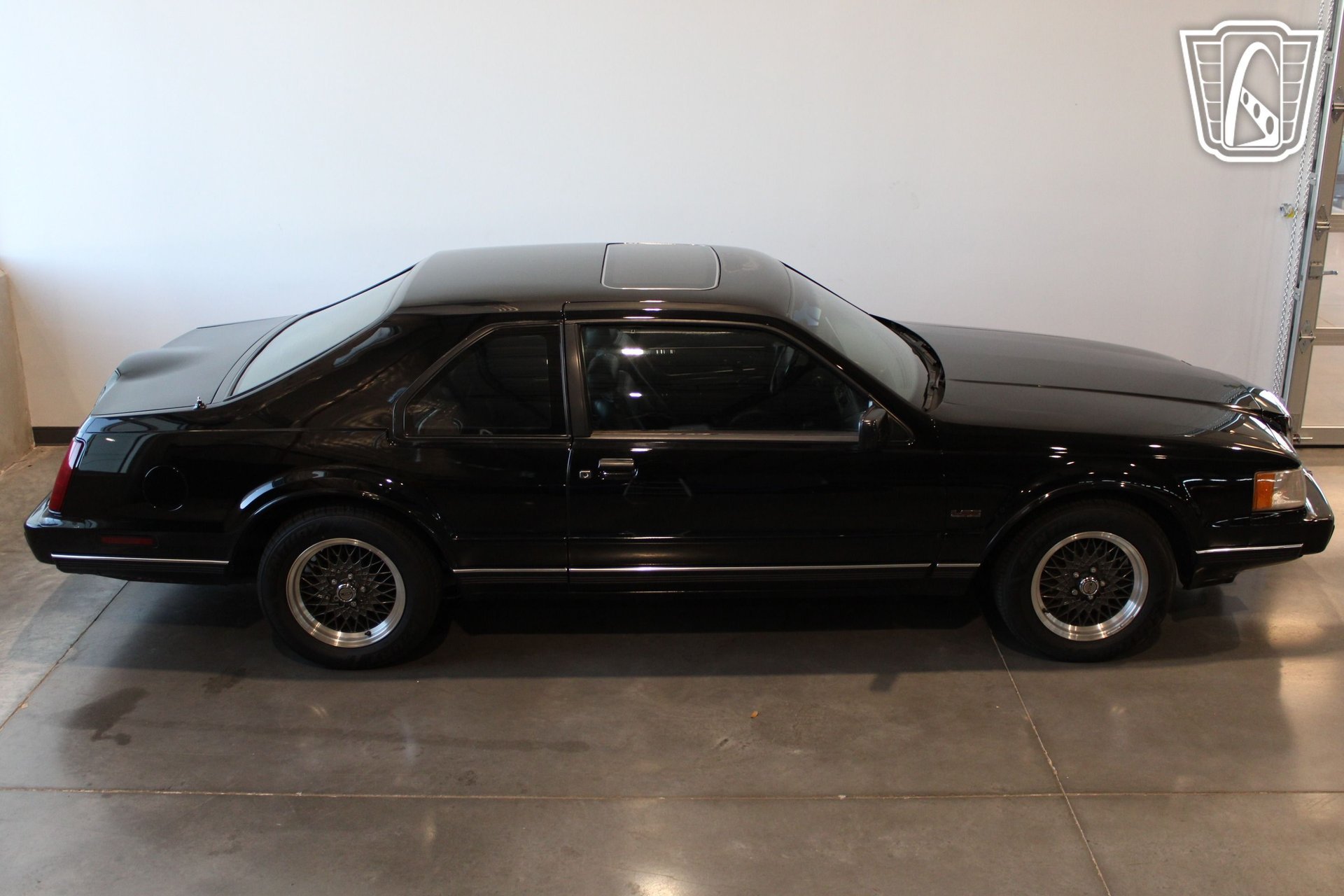 Used 1991 Lincoln Mark VII LSC RWD image 8