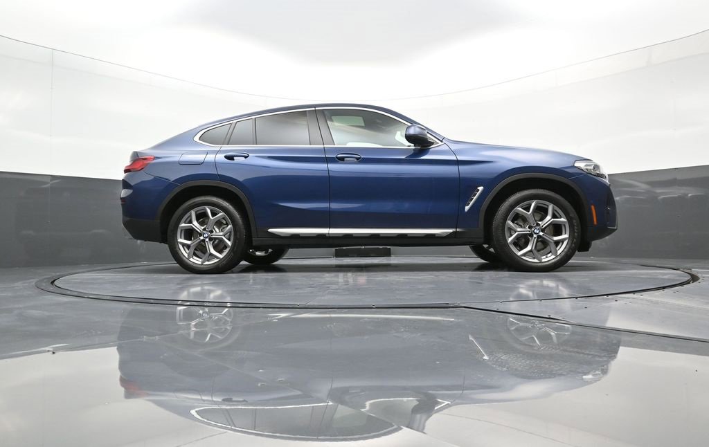 Used 2025 BMW X4 xDrive30i w/ Premium Package image 28
