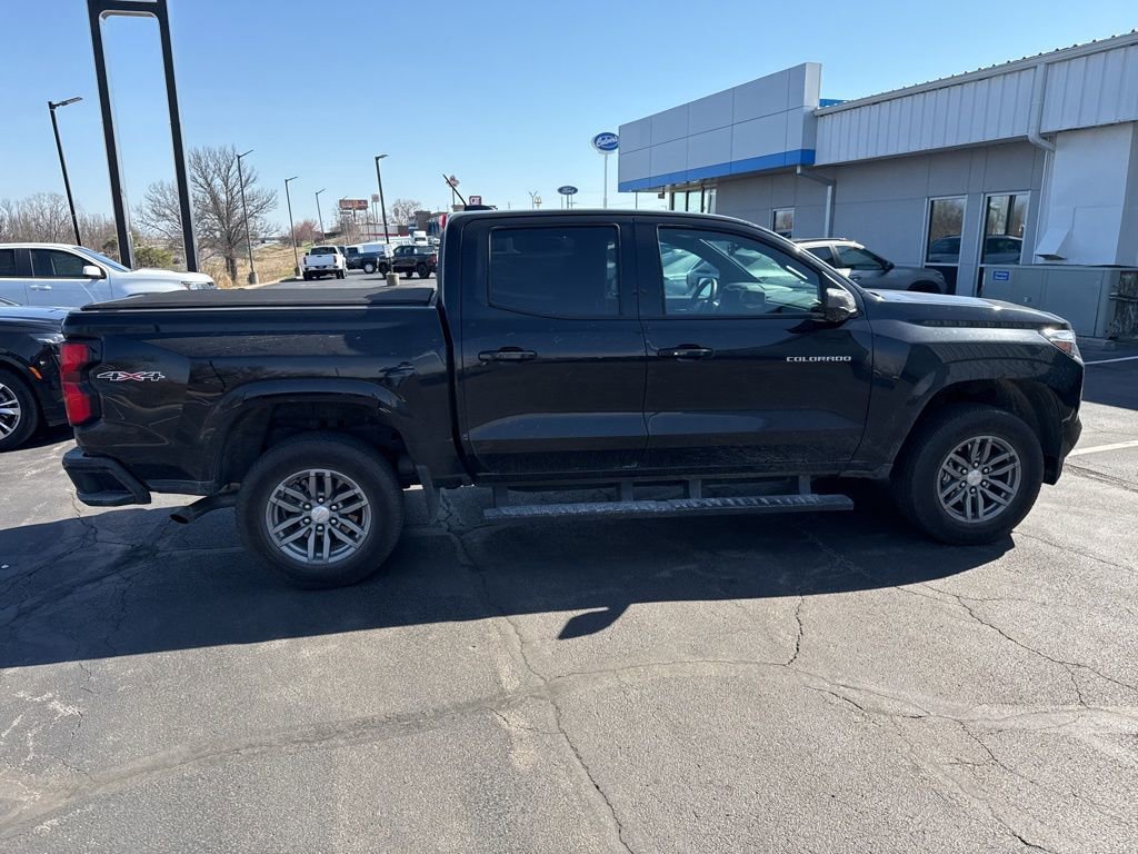 Used 2025 Chevrolet Colorado LT w/ LT Convenience Package image 15