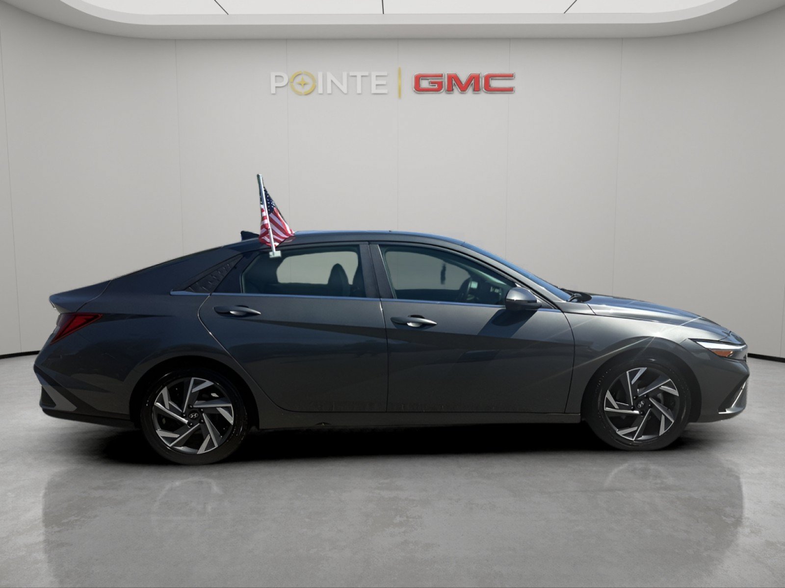 Used 2024 Hyundai Elantra Limited FWD image 2