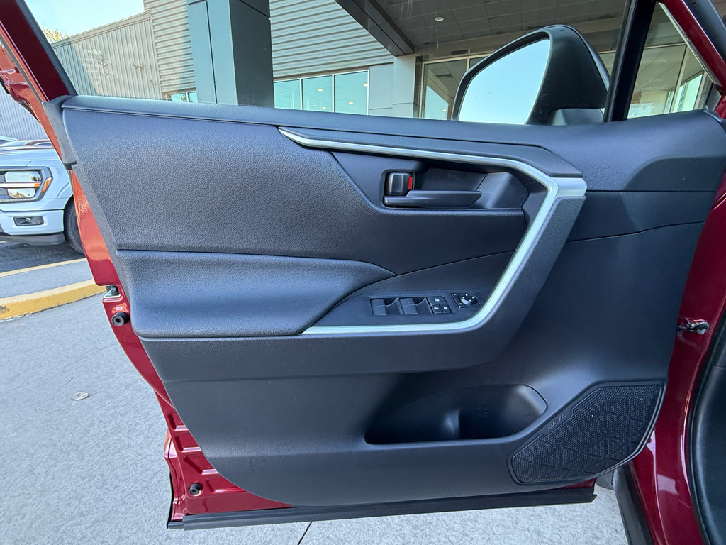 Used 2023 Toyota RAV4 LE image 13