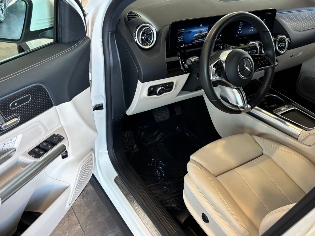Used 2025 Mercedes-Benz GLA 250 4MATIC w/ Winter Package image 13