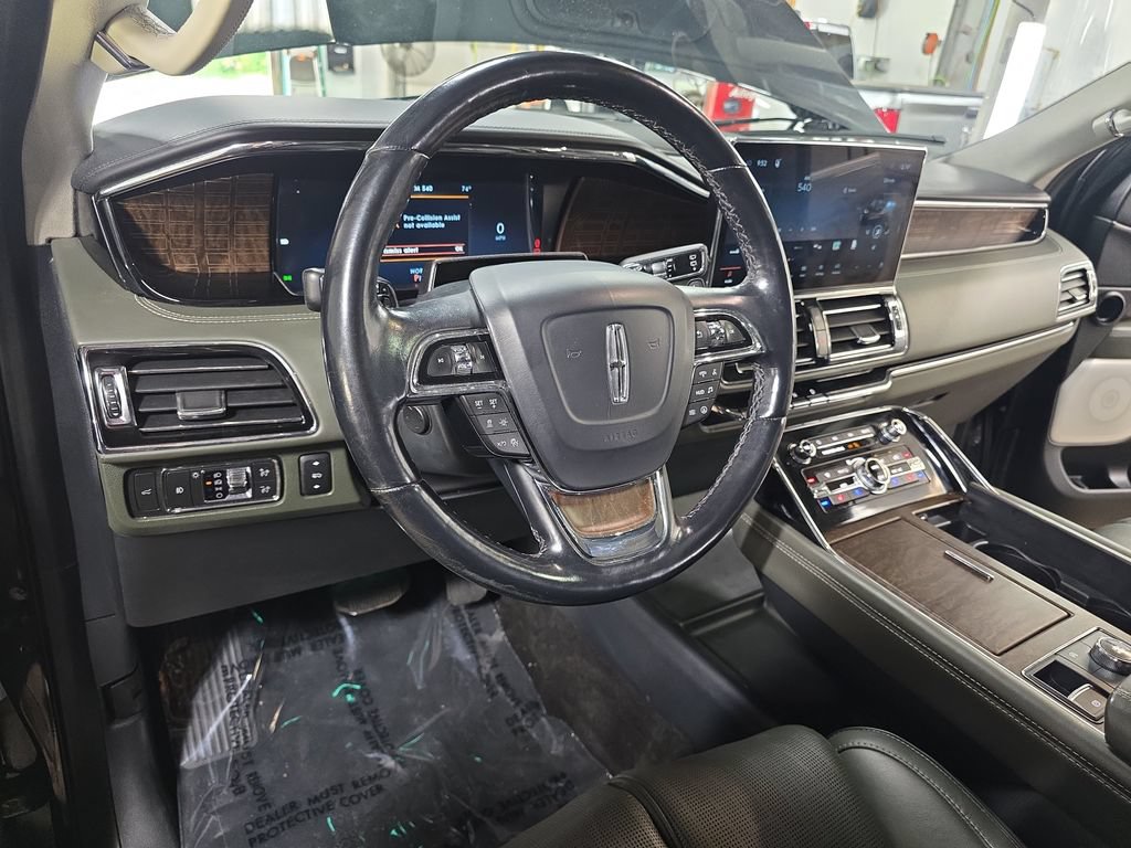 Used 2022 Lincoln Navigator Black Label AWD/4WD image 16