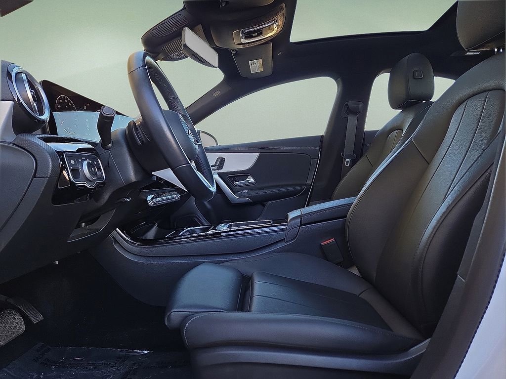 Used 2025 Mercedes-Benz CLA 250 image 23