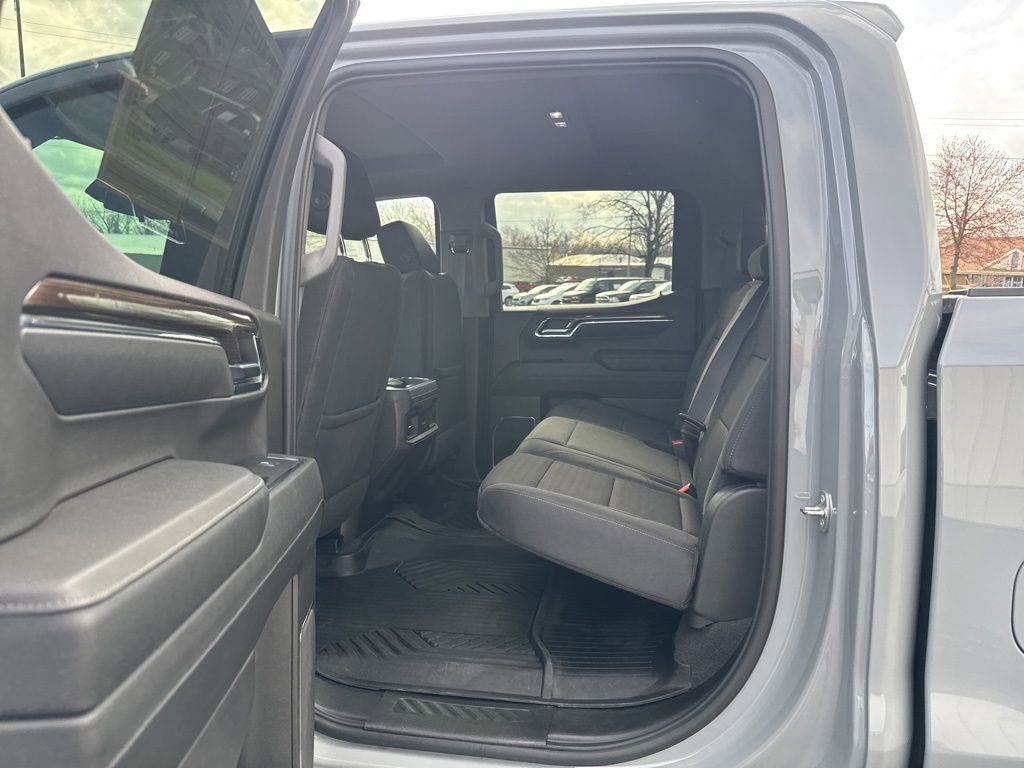 Used 2024 Chevrolet Silverado 1500 LT Trail Boss w/ Convenience Package II AWD/4WD image 15