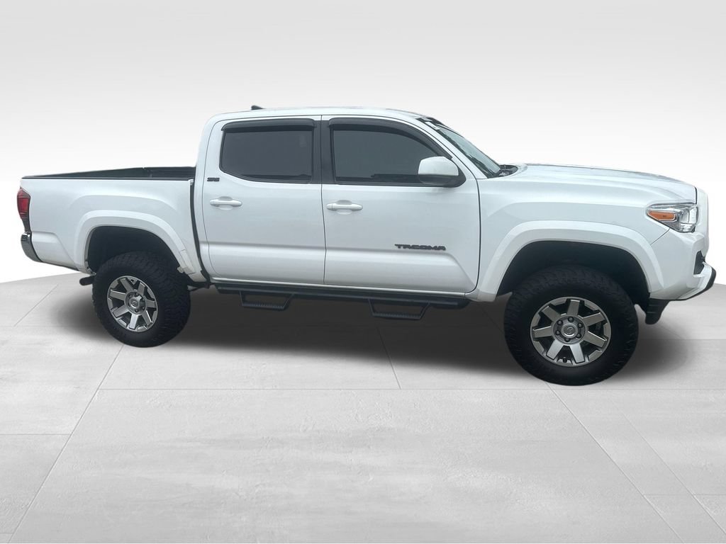 Used 2019 Toyota Tacoma SR5 RWD image 30