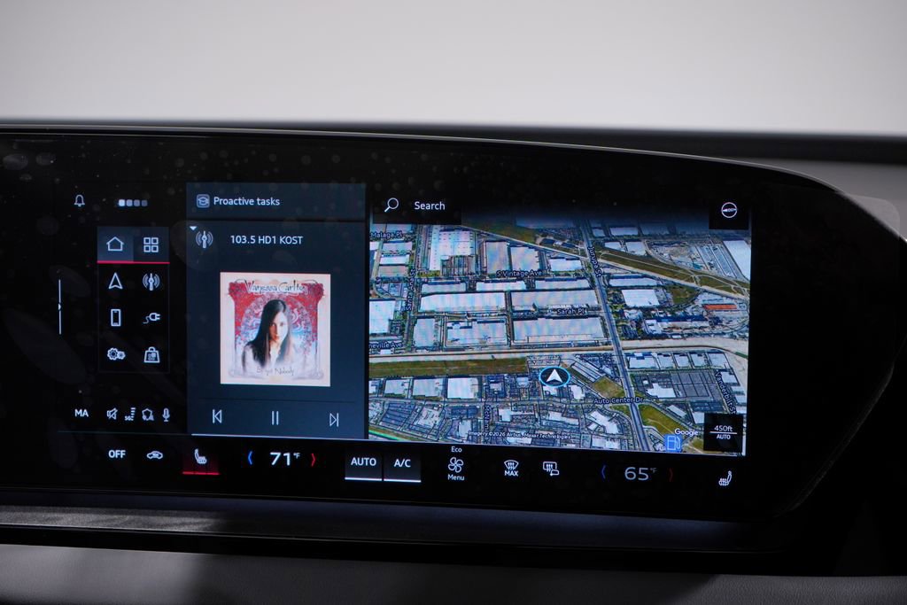 Used 2025 Audi Q6 e-tron Premium w/ Convenience Package image 11