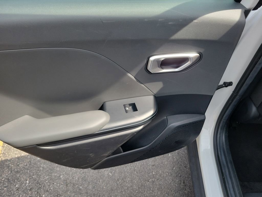 Used 2025 Kia K4 LXS FWD image 16