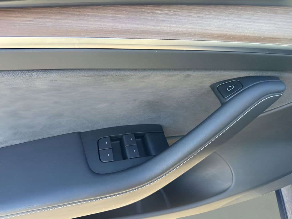 Used 2023 Tesla Model 3 Standard Range image 29