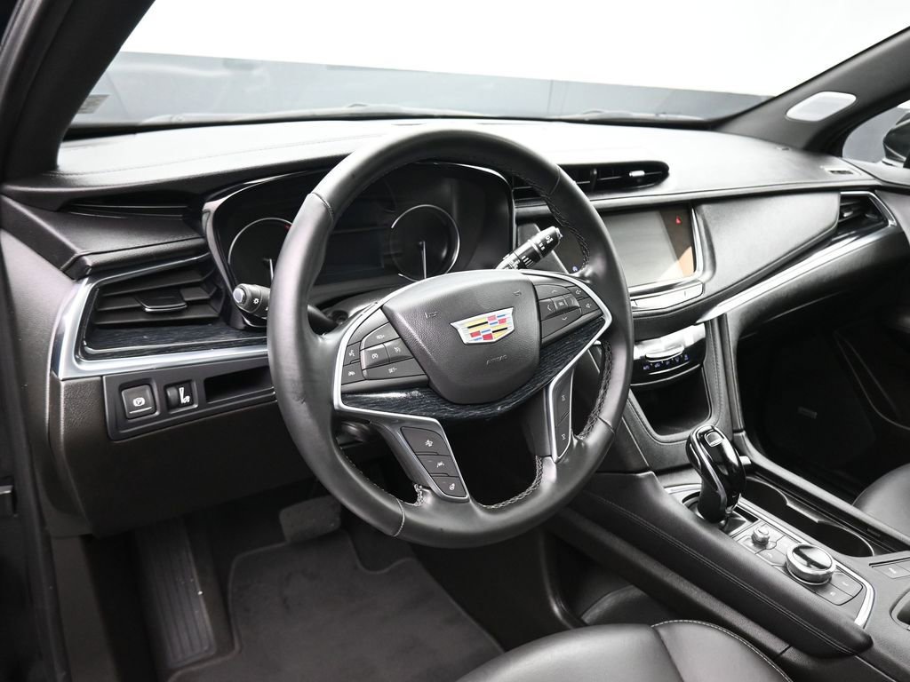 Used 2025 Cadillac XT5 Premium Luxury image 15