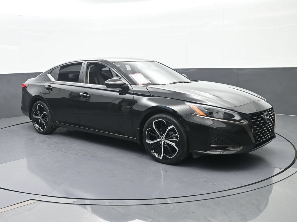 Used 2024 Nissan Altima 2.5 SR FWD image 8