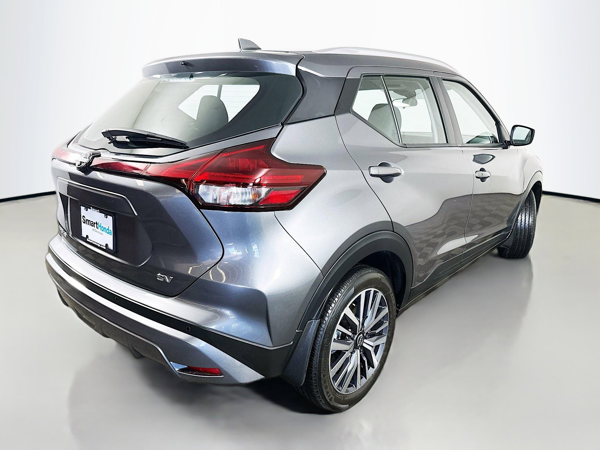 Used 2023 Nissan Kicks SV image 7