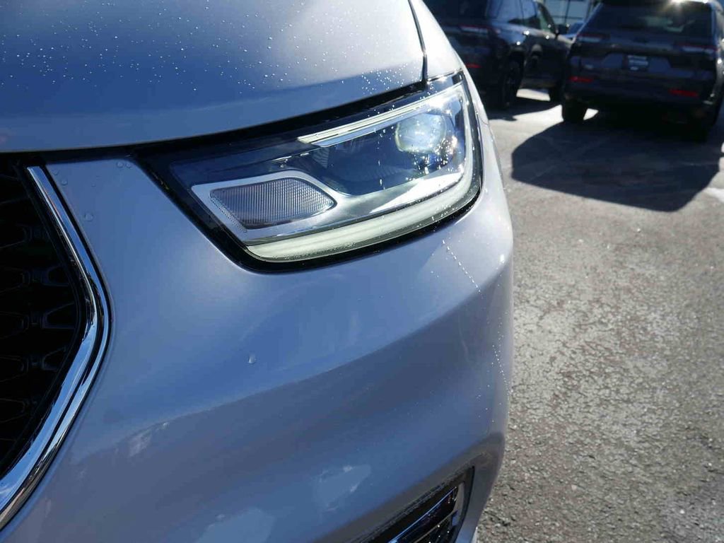 New 2026 Chrysler Pacifica Select image 24