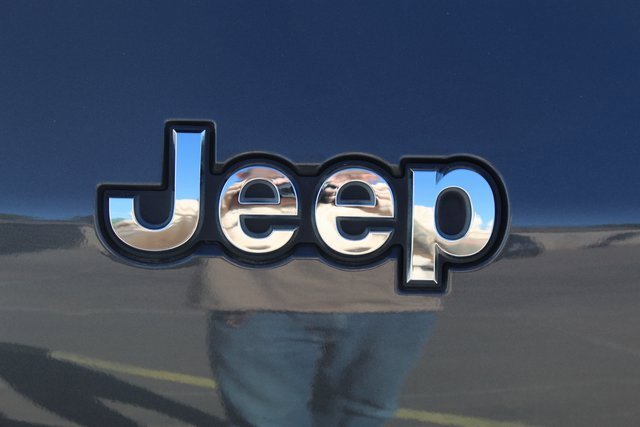 Used 2023 Jeep Grand Cherokee L Laredo image 21