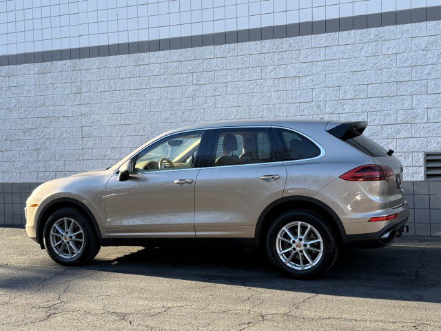 Used 2016 Porsche Cayenne AWD/4WD image 3