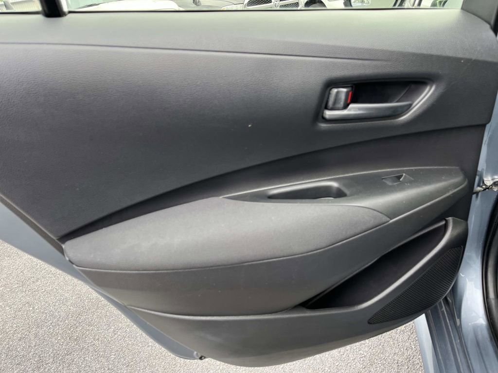 Used 2022 Toyota Corolla LE image 15