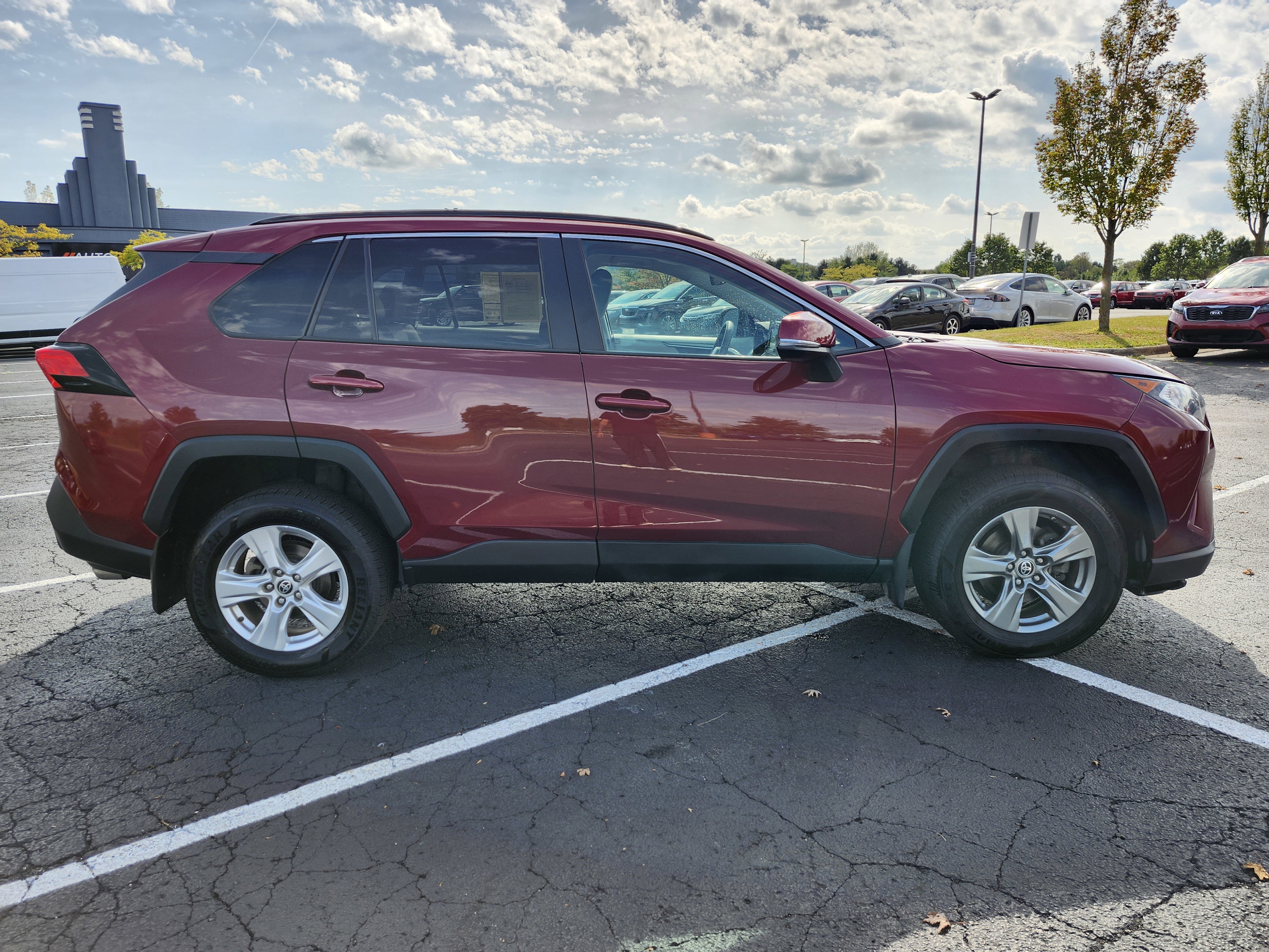 Used 2021 Toyota RAV4 XLE image 11