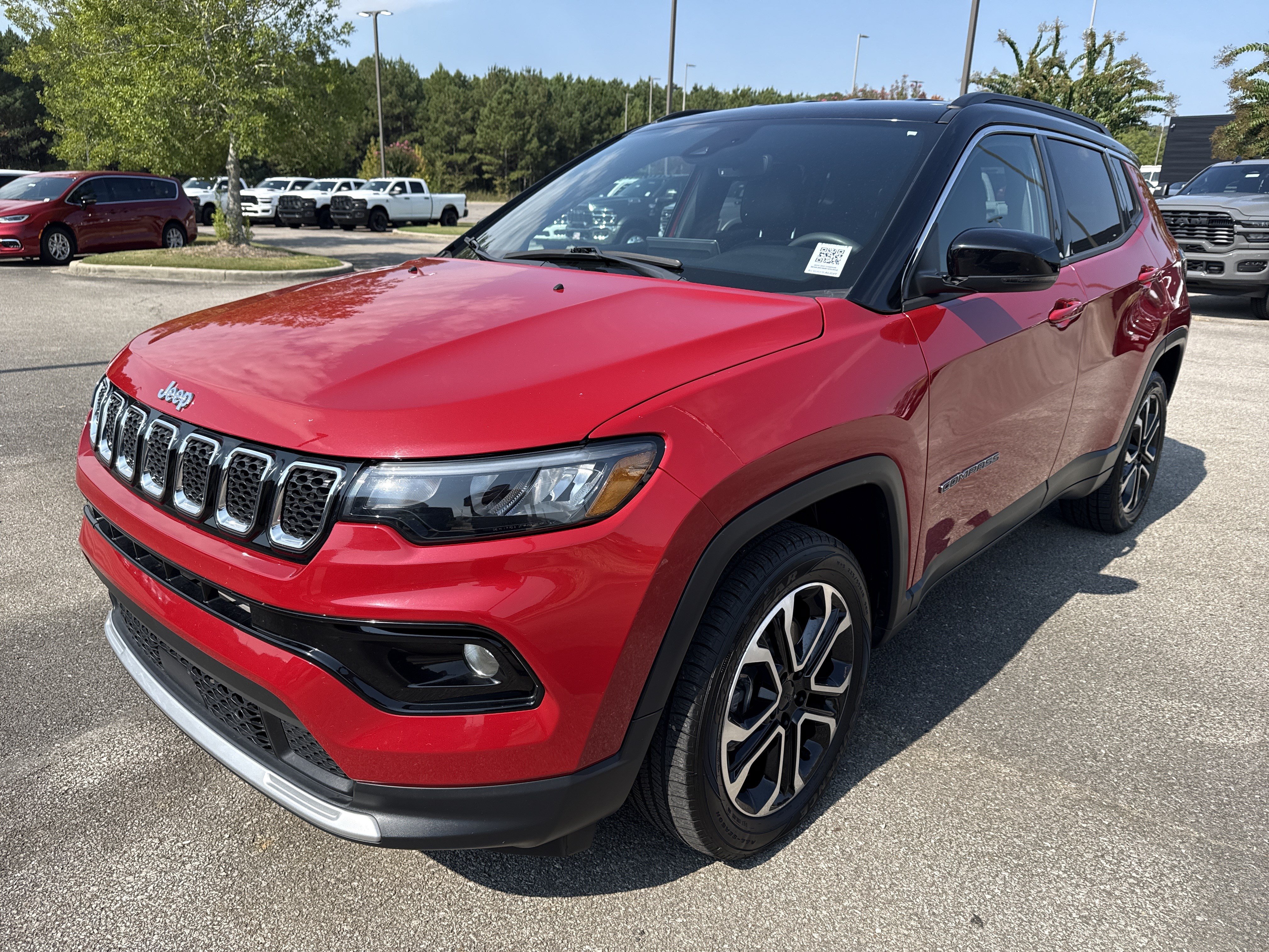 Used 2024 Jeep Compass Limited AWD/4WD image 3