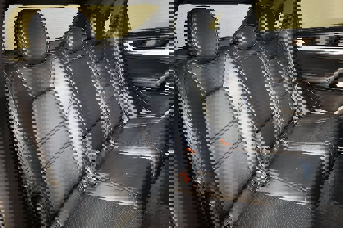 Used 2024 Porsche Cayenne Coupe image 31