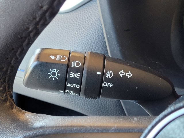 Used 2021 Toyota RAV4 XSE AWD/4WD image 32