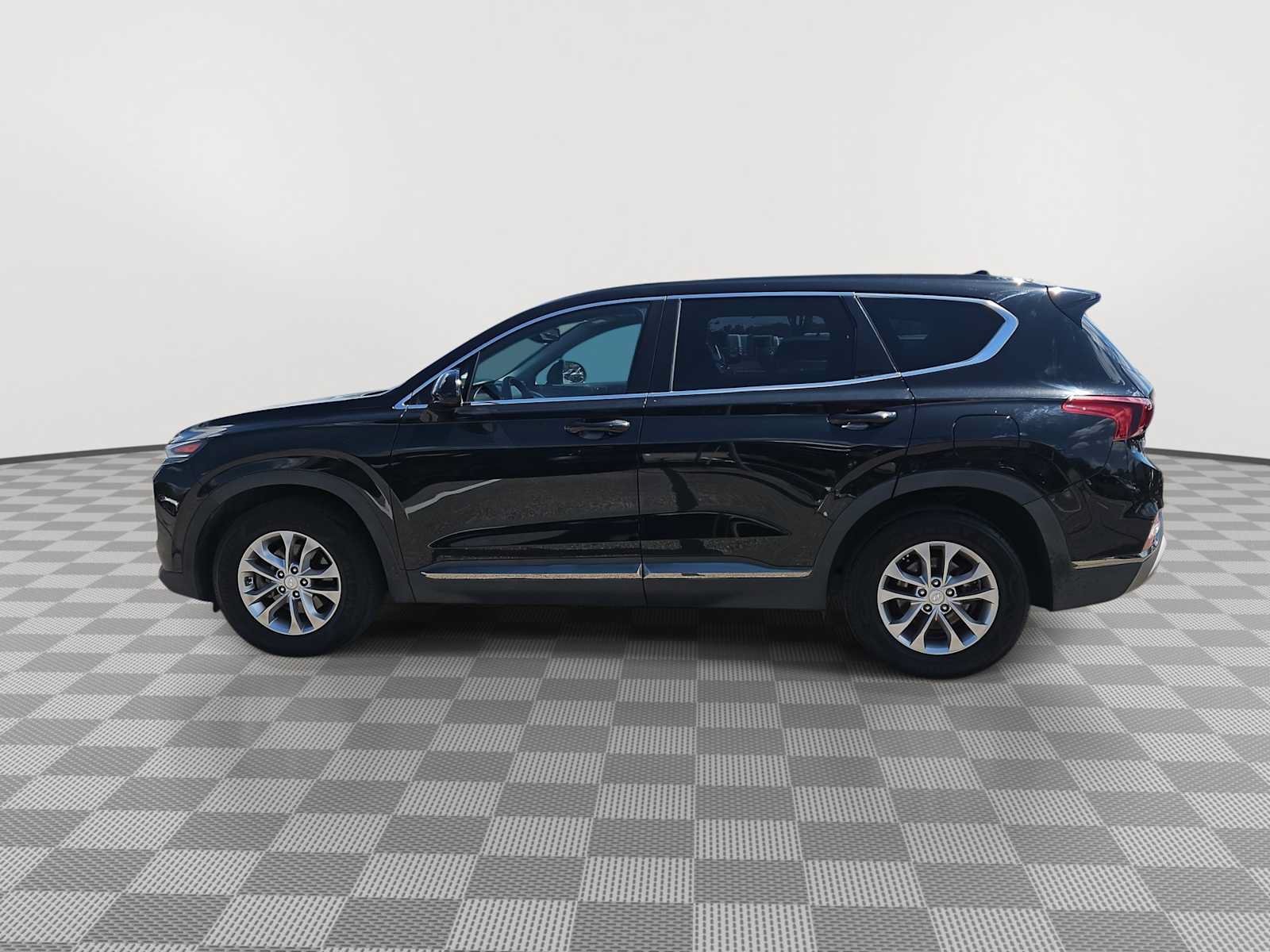Used 2019 Hyundai Santa Fe SEL FWD image 5