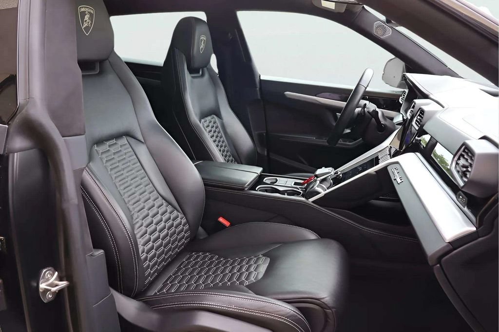 Used 2021 Lamborghini Urus AWD/4WD image 24