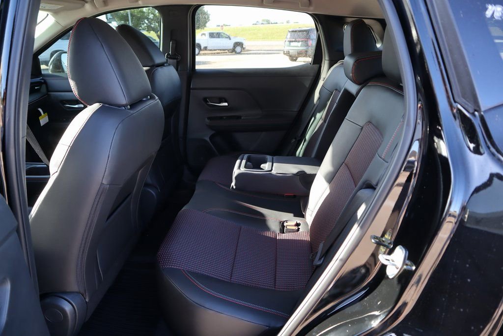 New 2025 Nissan Kicks SR FWD image 10