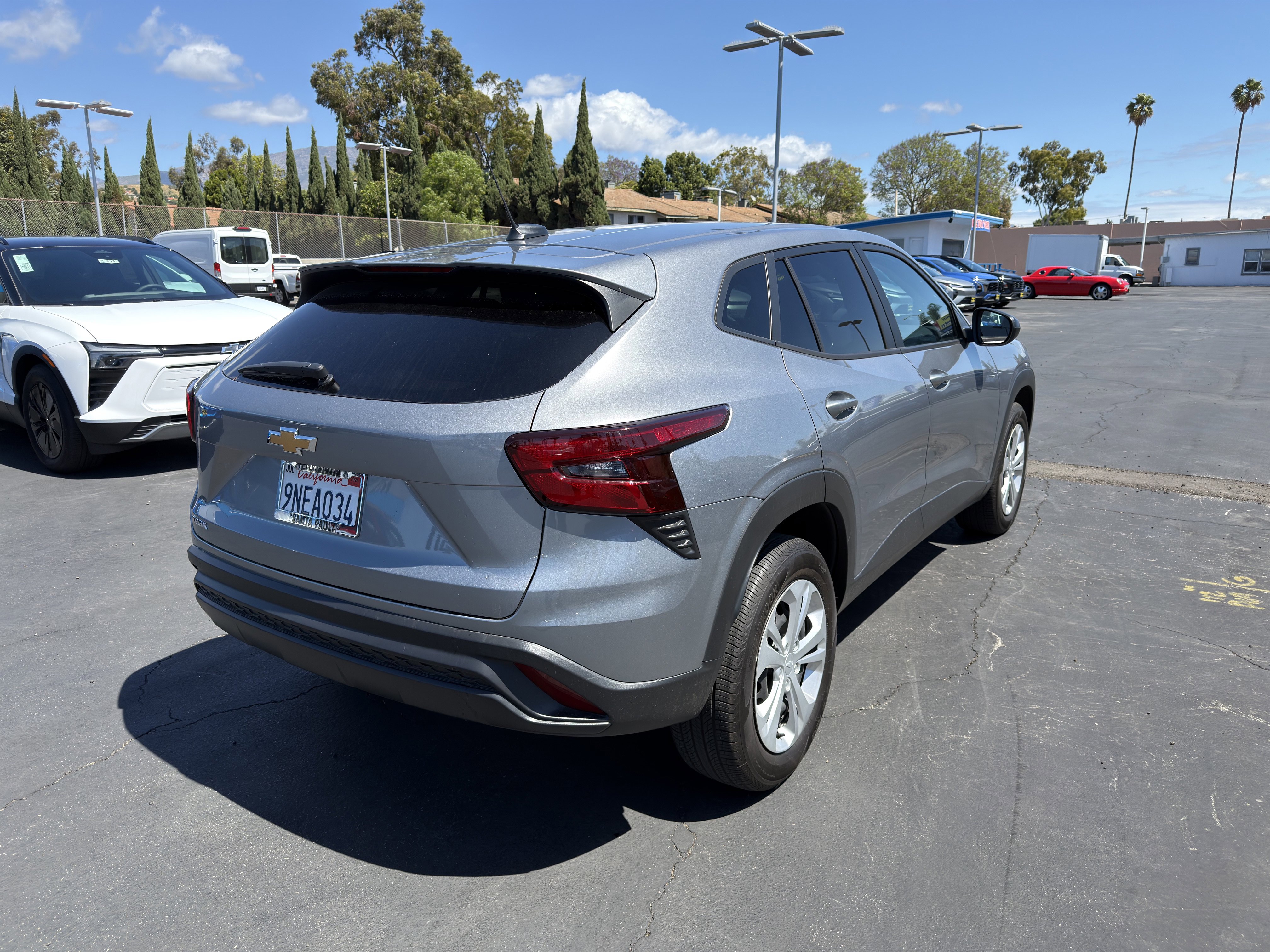 Used 2025 Chevrolet Trax LS FWD image 8