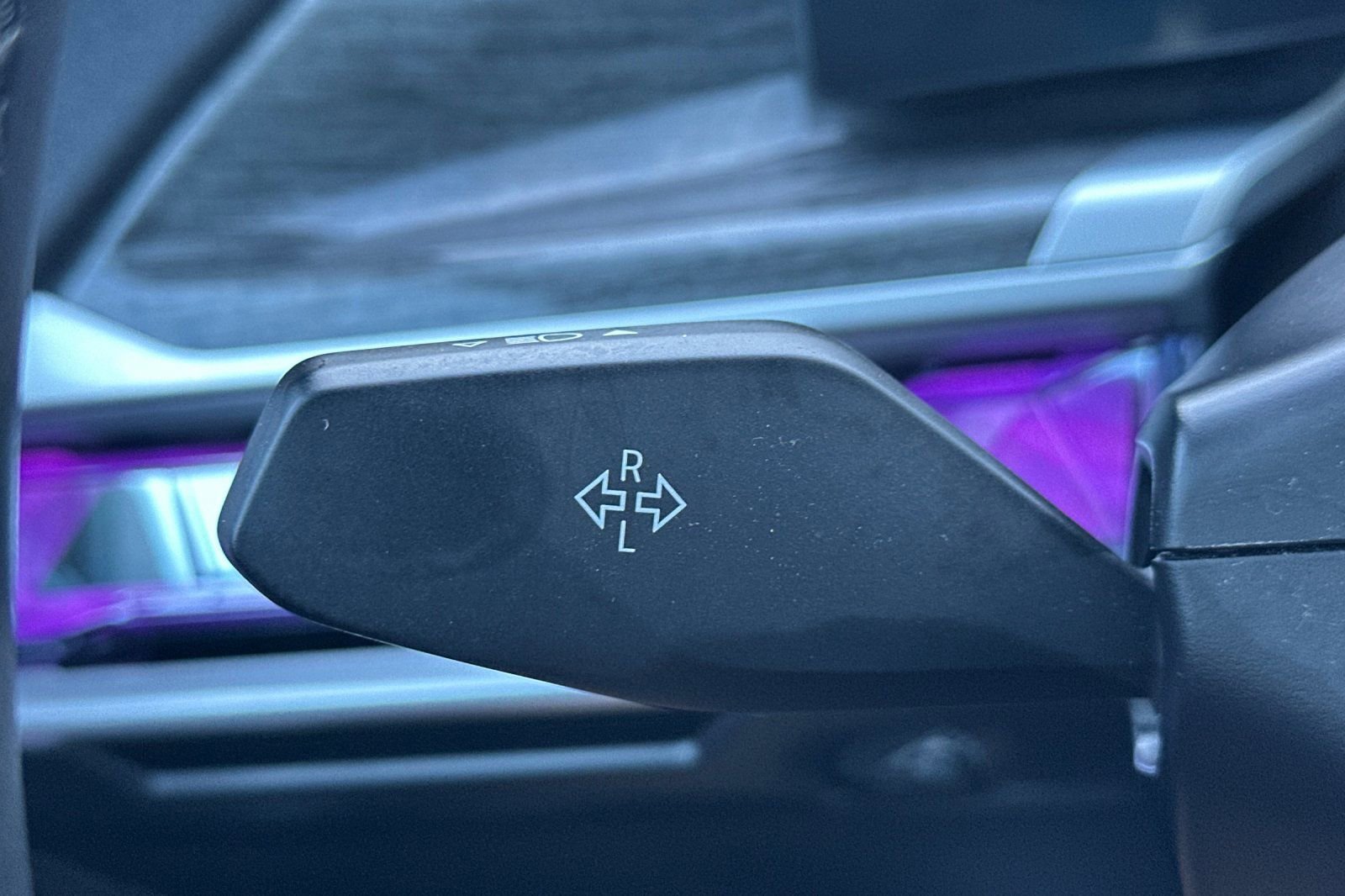 Used 2025 BMW 740i image 36