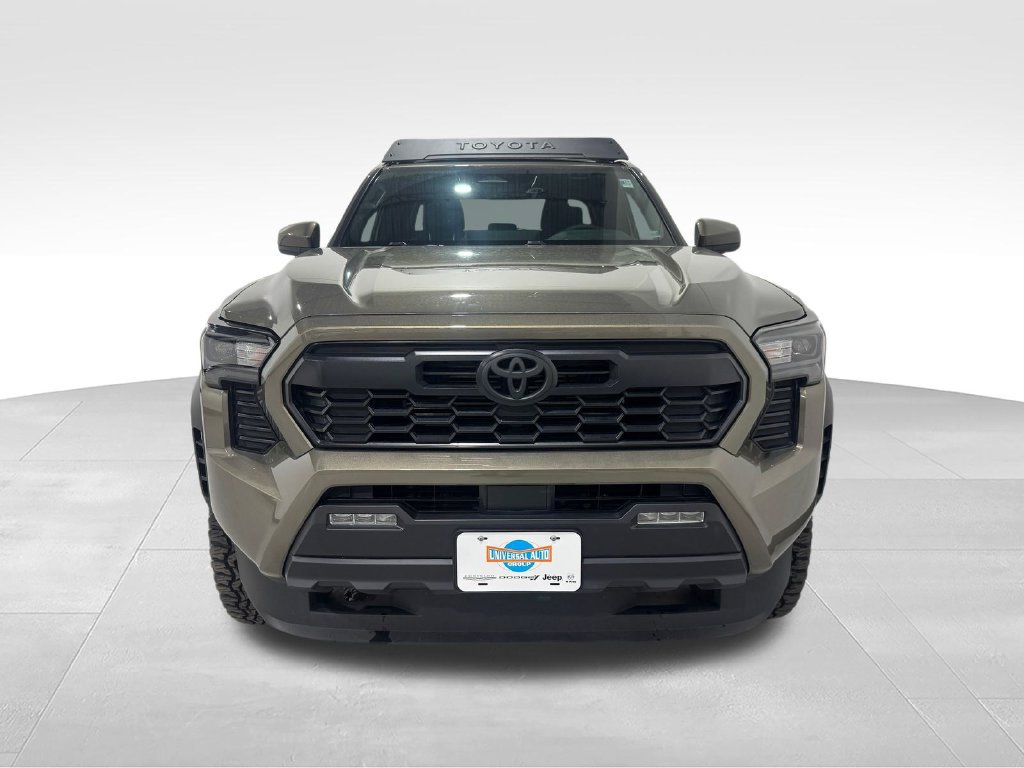 Used 2025 Toyota Tacoma TRD Off-Road AWD/4WD image 12
