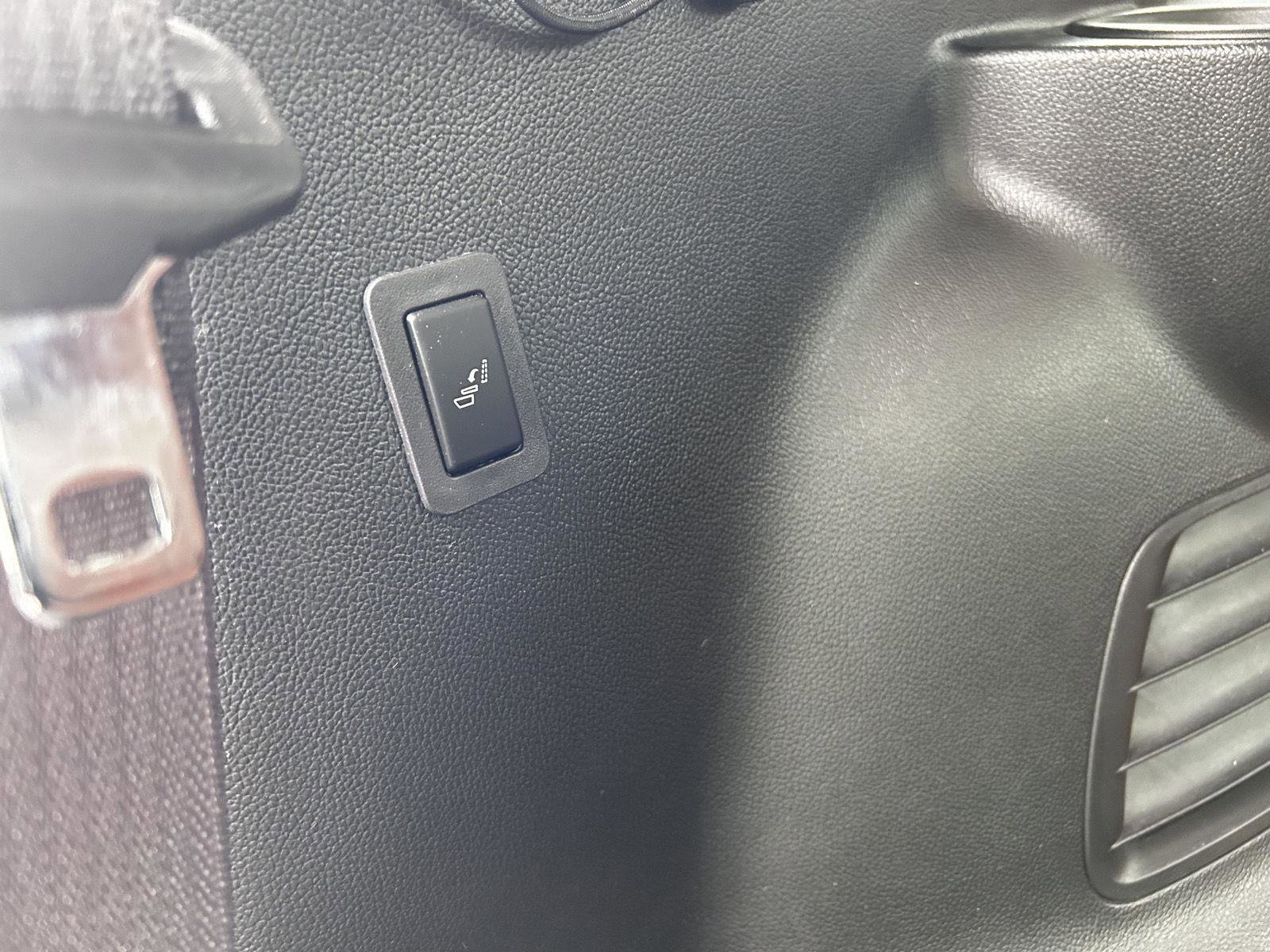 Used 2017 Cadillac Escalade Luxury image 23