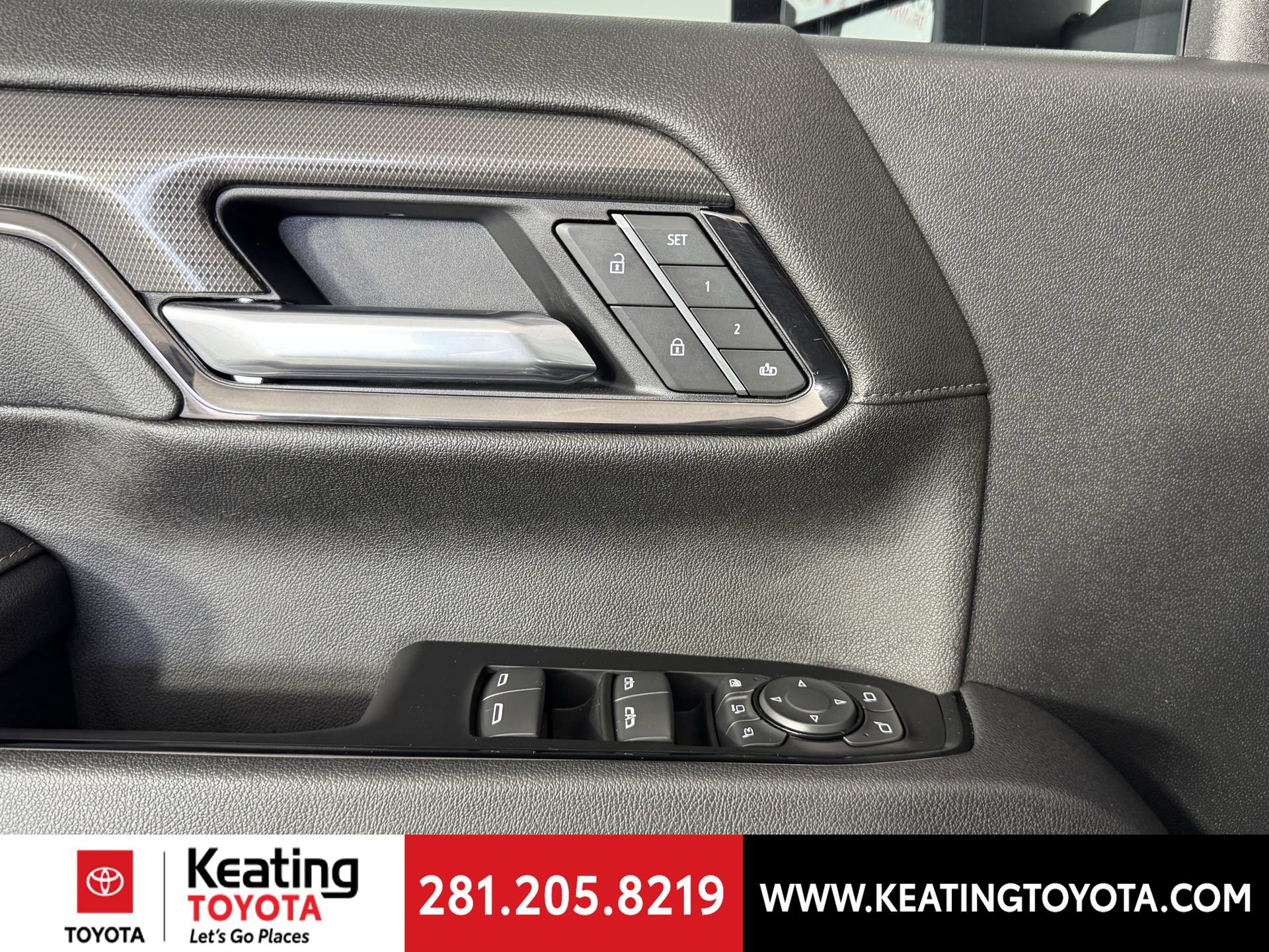 Used 2025 GMC Sierra 2500 AT4 w/ AT4 Preferred Package AWD/4WD image 12