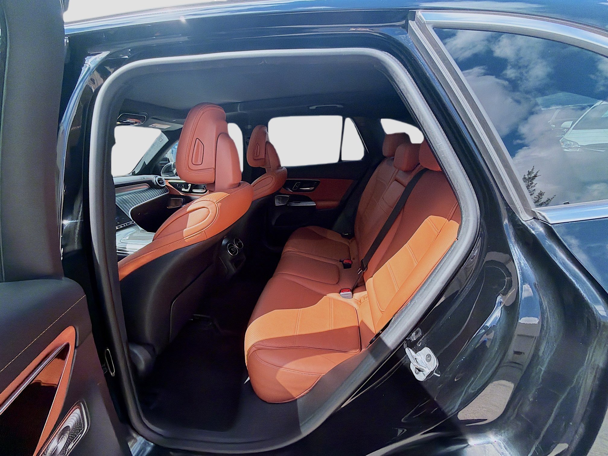 Used 2023 Mercedes-Benz GLC 300 w/ Exclusive Trim Package image 22