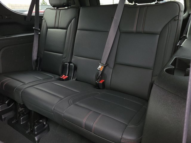 Used 2024 Chevrolet Suburban RST w/ Luxury Package image 12