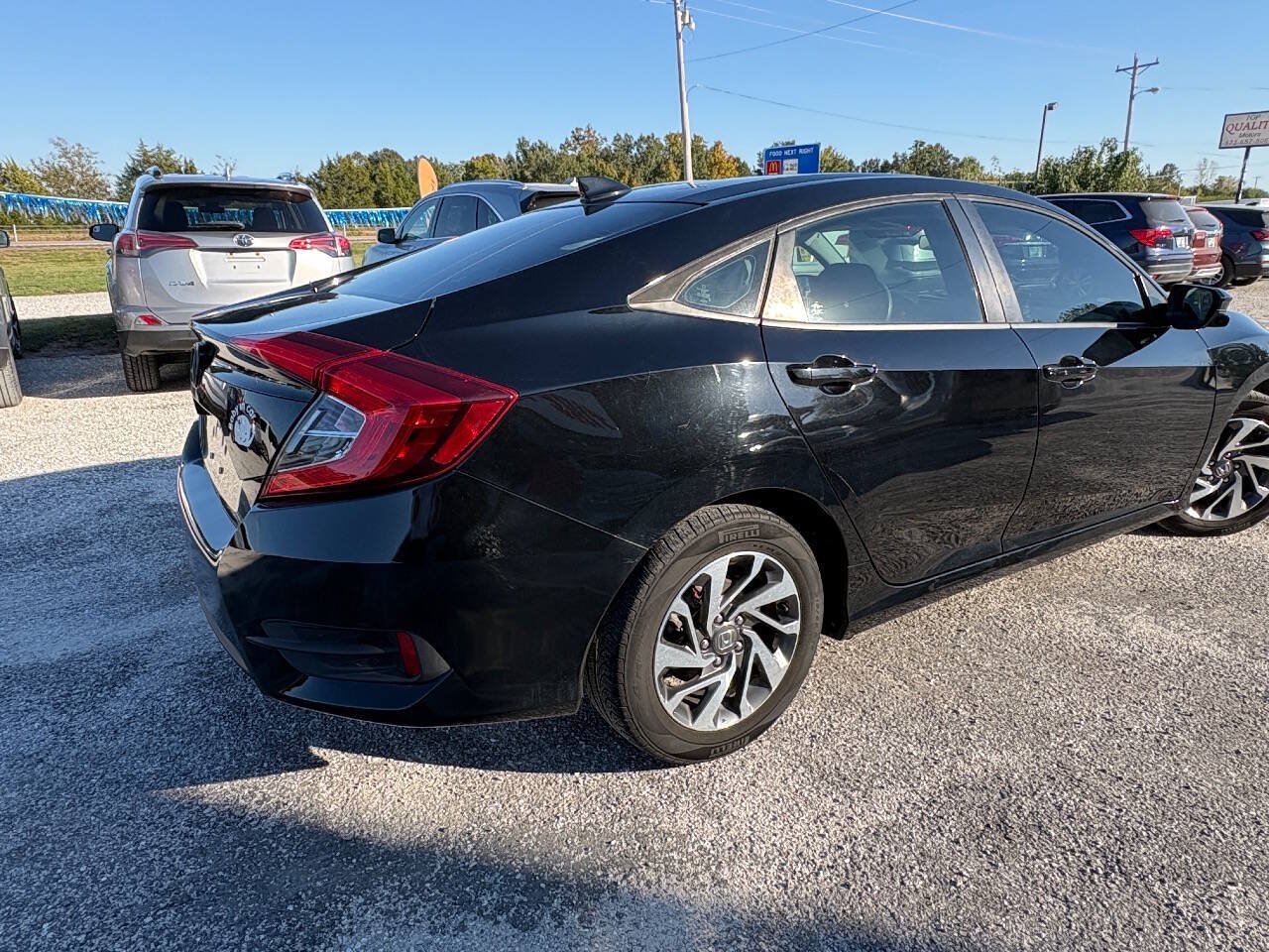 Used 2018 Honda Civic EX image 9