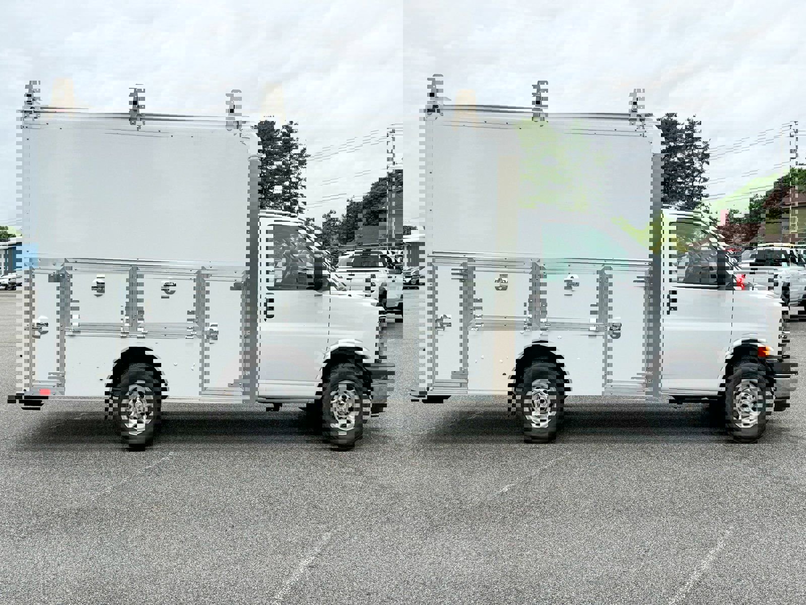 New 2025 Chevrolet Express 3500 w/ Power Convenience Package RWD image 13