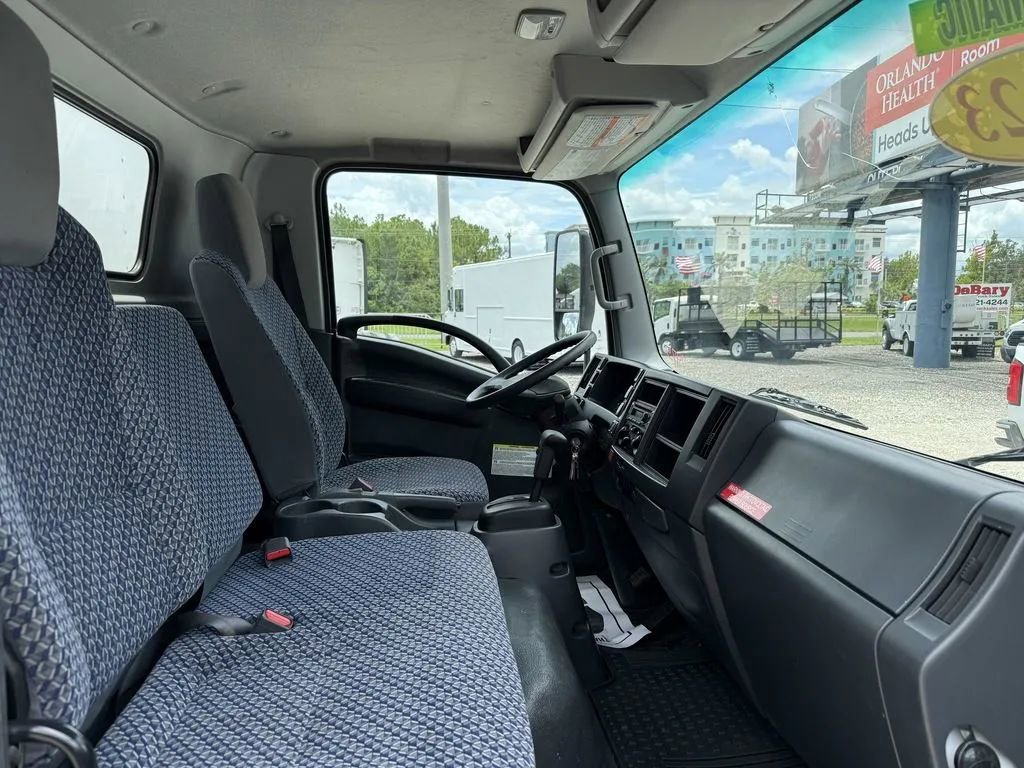 Used 2023 Isuzu NPR image 25