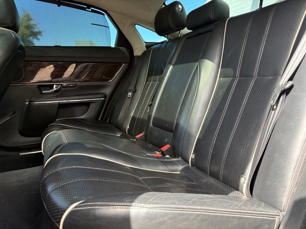 Used 2012 Jaguar XJ L RWD image 10