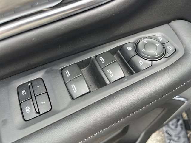 Used 2023 Chevrolet Tahoe Z71 w/ Z71 Off-Road Package AWD/4WD image 13