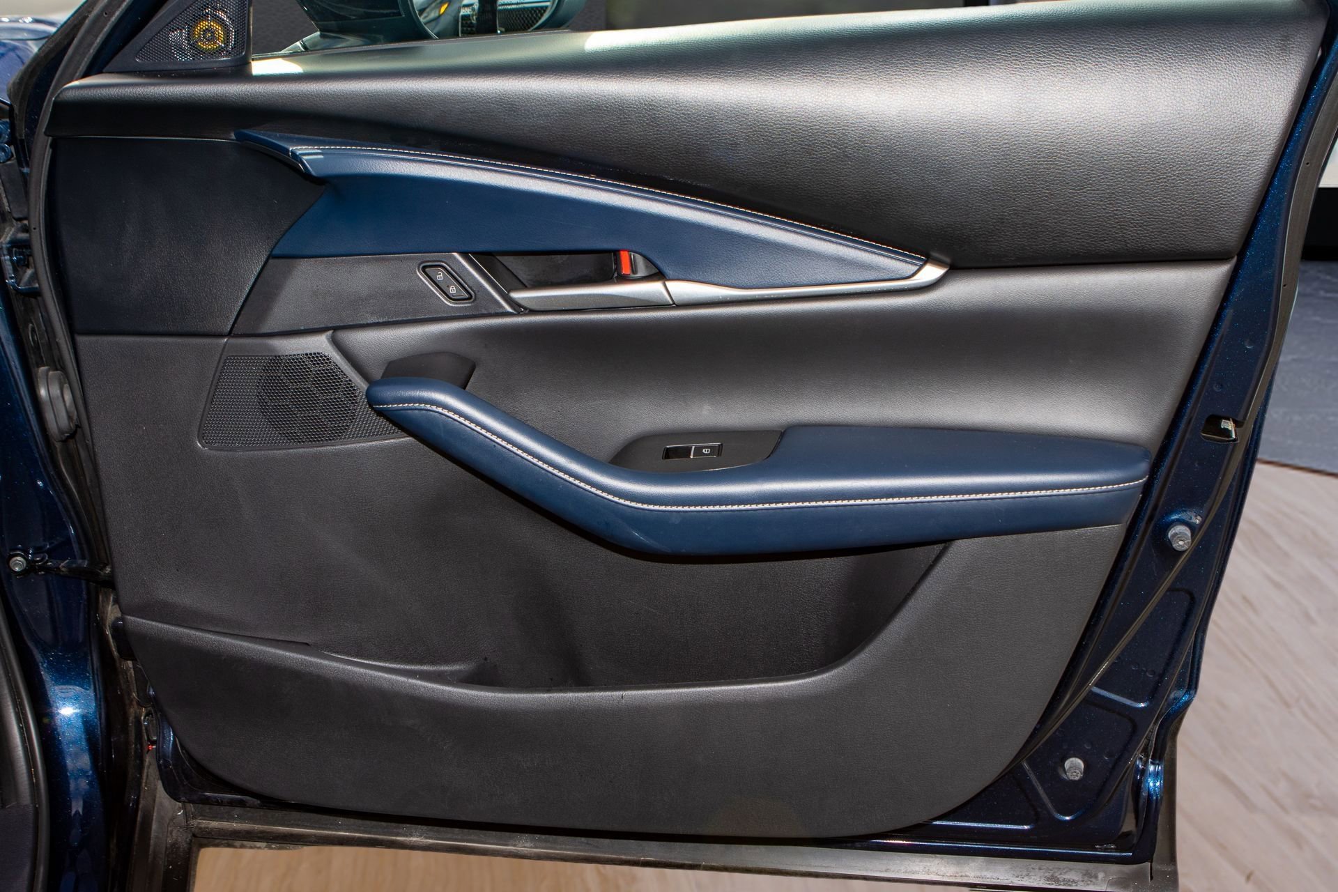 Used 2020 MAZDA CX-30 FWD w/ Select Package image 17