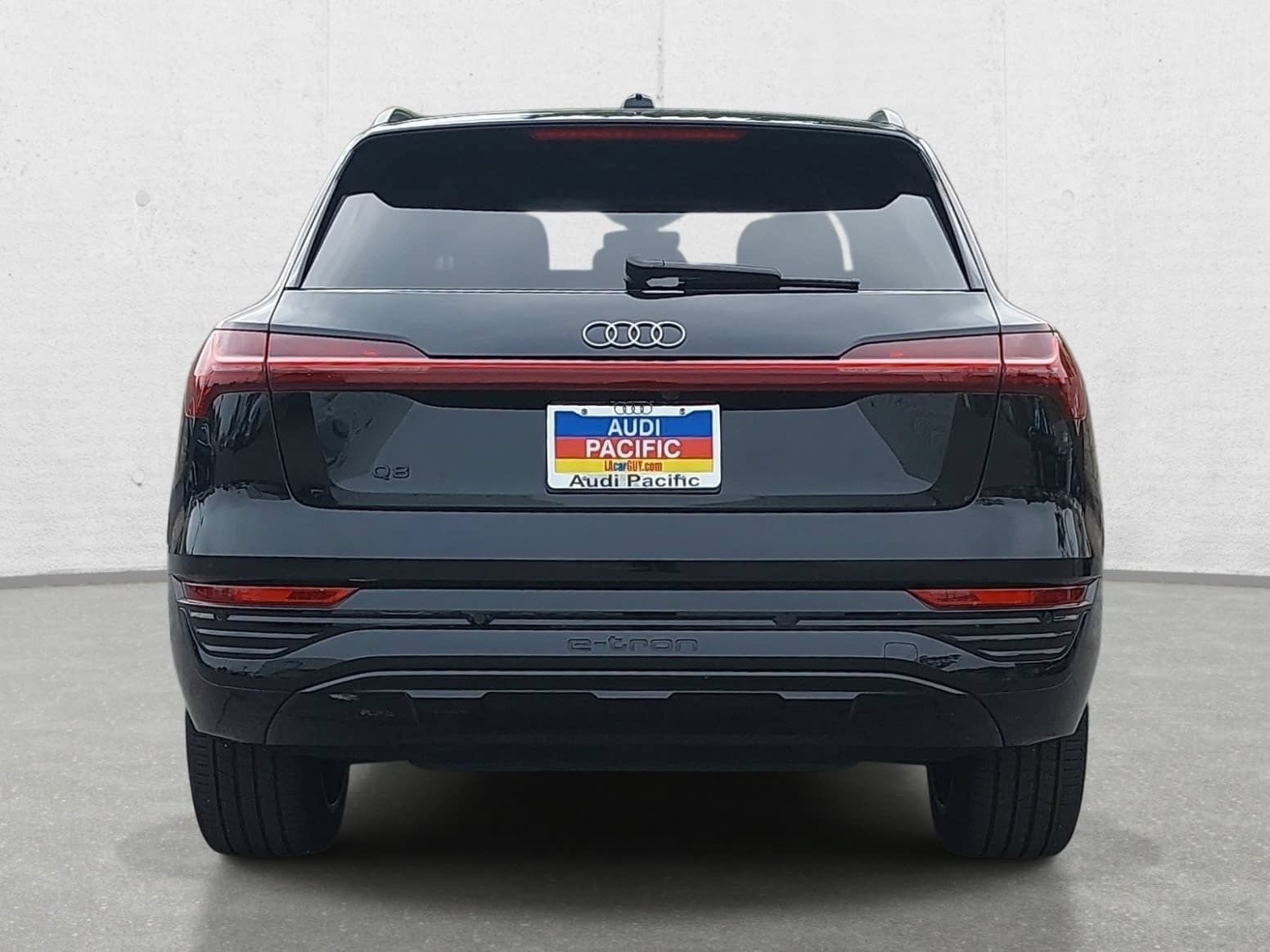 Used 2024 Audi Q8 e-tron Prestige w/ Prestige Package AWD/4WD image 6