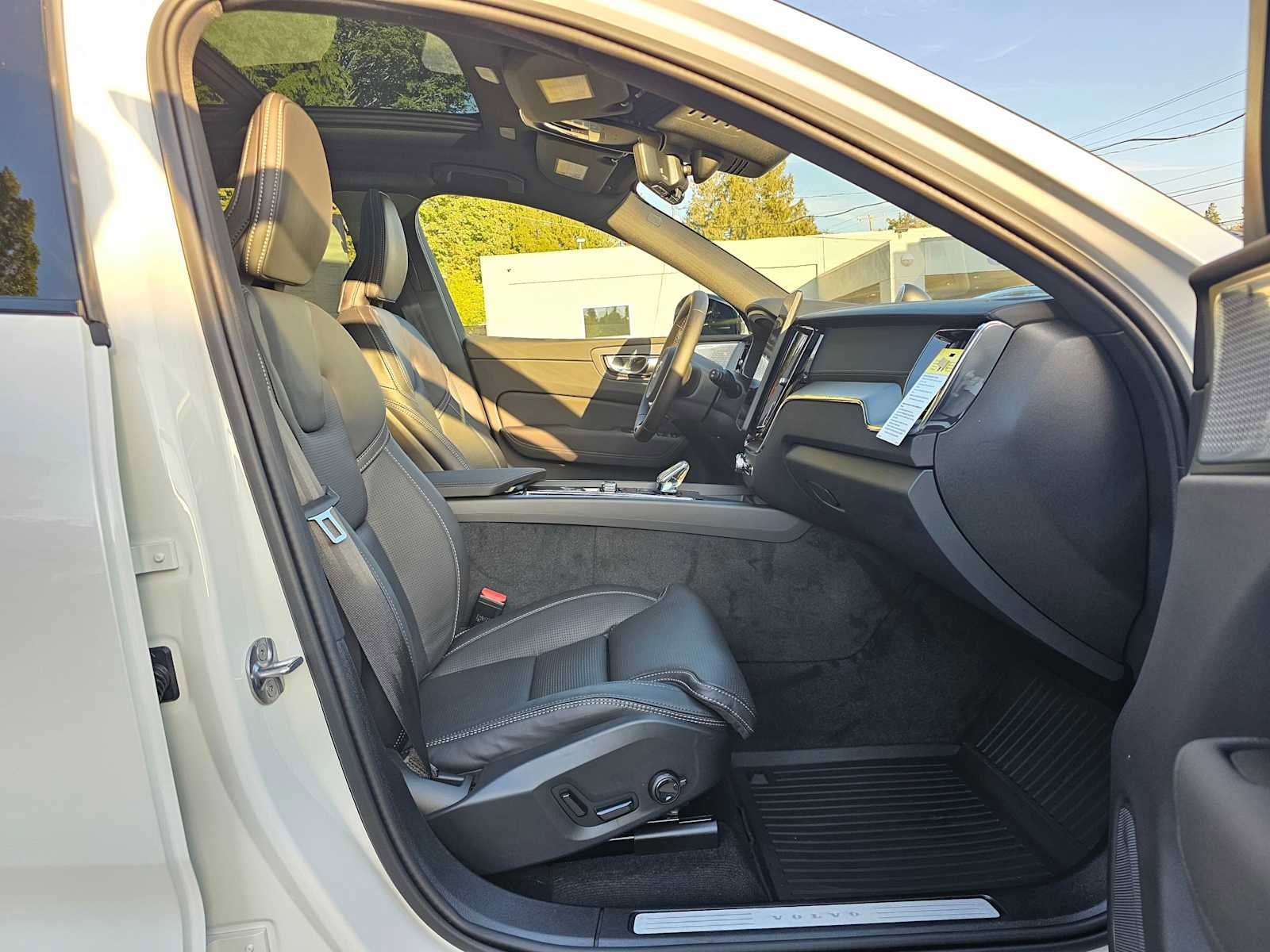 New 2026 Volvo XC60 B5 Ultra w/ Protection Package Premier image 10